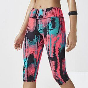 Fabletics, Define Mid-Rise Crop Legging, Medium, Heat Wave Print